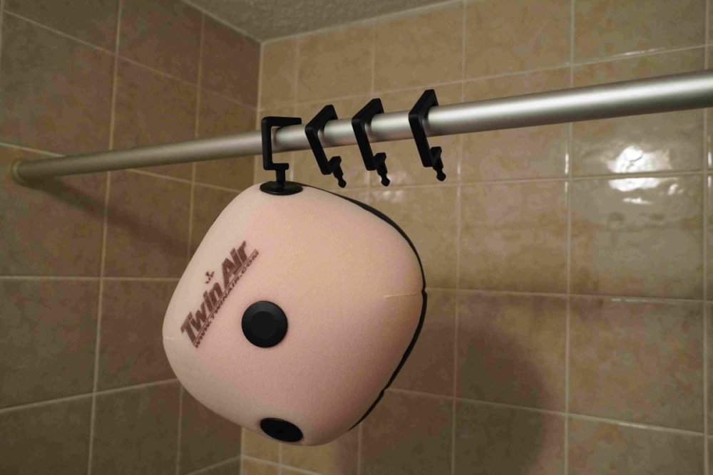 Unique Your Bike GmbH Luftfilter Aufhänger